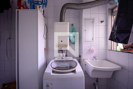 Apartamento à venda com 93m², 3 quartos e 2 vagas Apartamento à venda com 93m², 3 quartos e 2 vagasCozinha e Área de Serviço