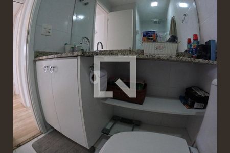 Apartamento à venda com 94m², 2 quartos e 2 vagasBANHEIRO 