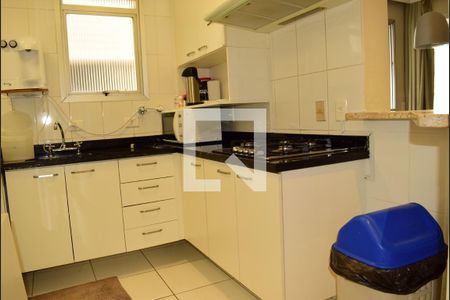 Apartamento à venda com 90m², 2 quartos e 2 vagasCozinha