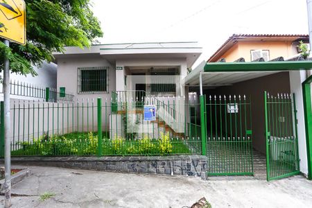 Casa para alugar com 120m², 4 quartos e 2 vagas Casa para alugar com 120m², 4 quartos e 2 vagasFachada
