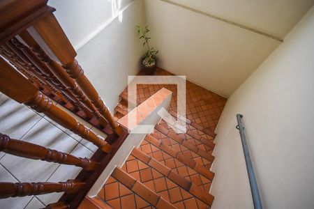 Escada de casa para alugar com 3 quartos, 207m² em Parque Monte Alegre, Taboão da Serra