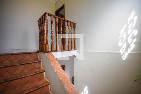 Escada de casa para alugar com 3 quartos, 207m² em Parque Monte Alegre, Taboão da Serra