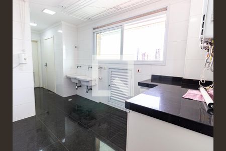 Apartamento para alugar com 246m², 4 quartos e 5 vagas Apartamento para alugar com 246m², 4 quartos e 5 vagasÁrea de Serviço