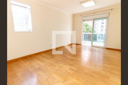 Apartamento para alugar com 246m², 4 quartos e 5 vagas Apartamento para alugar com 246m², 4 quartos e 5 vagasSuíte 3