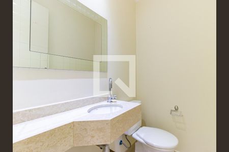 Apartamento para alugar com 246m², 4 quartos e 5 vagas Apartamento para alugar com 246m², 4 quartos e 5 vagasLavabo