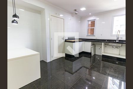 Apartamento para alugar com 246m², 4 quartos e 5 vagas Apartamento para alugar com 246m², 4 quartos e 5 vagasCozinha