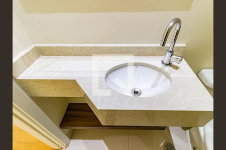 Apartamento para alugar com 246m², 4 quartos e 5 vagas Apartamento para alugar com 246m², 4 quartos e 5 vagasLavabo
