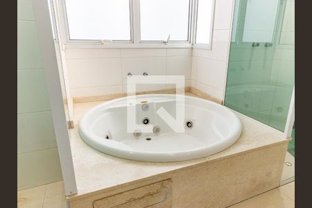 Apartamento para alugar com 246m², 4 quartos e 5 vagas Apartamento para alugar com 246m², 4 quartos e 5 vagasBanheiro da Suíte 3