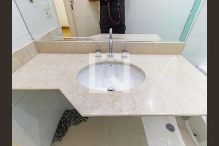 Apartamento para alugar com 246m², 4 quartos e 5 vagas Apartamento para alugar com 246m², 4 quartos e 5 vagasBanheiro da Suíte 2