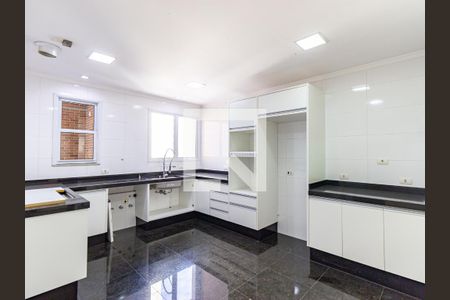 Apartamento para alugar com 246m², 4 quartos e 5 vagas Apartamento para alugar com 246m², 4 quartos e 5 vagasCozinha