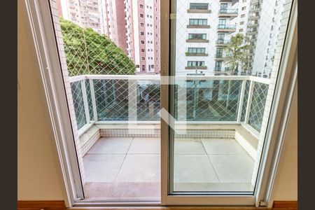 Apartamento para alugar com 246m², 4 quartos e 5 vagas Apartamento para alugar com 246m², 4 quartos e 5 vagasSuíte 3 - Varanda