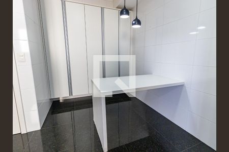 Cozinha de apartamento para alugar com 4 quartos, 246m² em Jardim Analia Franco, São Paulo