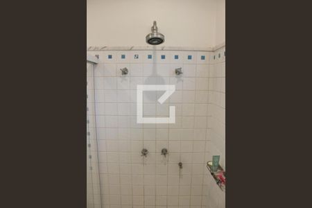 Casa de condomínio à venda com 1000m², 5 quartos e 6 vagasBanheiro da Suíte 2