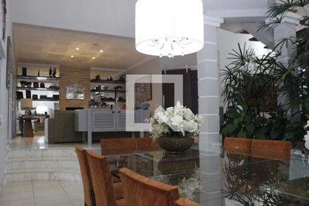 Casa de condomínio à venda com 1000m², 5 quartos e 6 vagasSala de Jantar