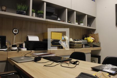 Casa de condomínio à venda com 1000m², 5 quartos e 6 vagasEscritório