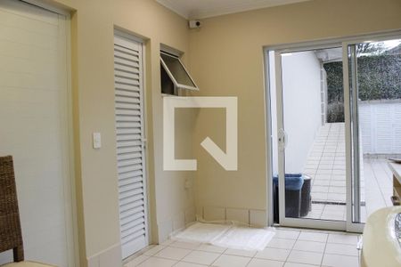 Casa de condomínio à venda com 1000m², 5 quartos e 6 vagasÁrea de Serviço