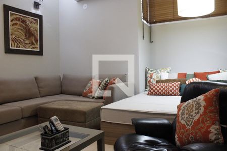 Sala de TV de casa de condomínio à venda com 5 quartos, 1000m² em Sítios de Recreio Gramado, Campinas
