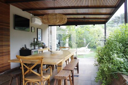 Casa de condomínio à venda com 1000m², 5 quartos e 6 vagasJantar externo 