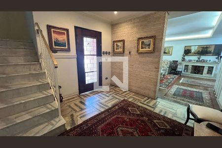 Casa à venda com 650m², 5 quartos e 6 vagas Casa à venda com 650m², 5 quartos e 6 vagasHall de entrada