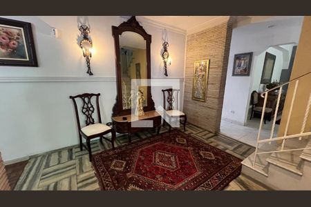 Casa à venda com 650m², 5 quartos e 6 vagas Casa à venda com 650m², 5 quartos e 6 vagasHall de entrada