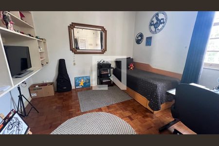 Casa à venda com 650m², 5 quartos e 6 vagas Casa à venda com 650m², 5 quartos e 6 vagasQuarto 2