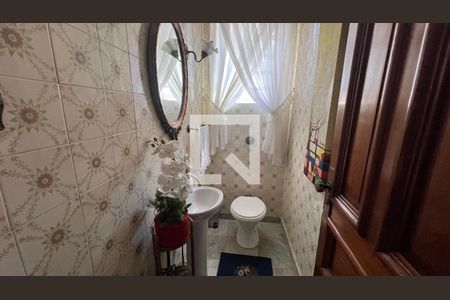 Casa à venda com 650m², 5 quartos e 6 vagas Casa à venda com 650m², 5 quartos e 6 vagasLavabo