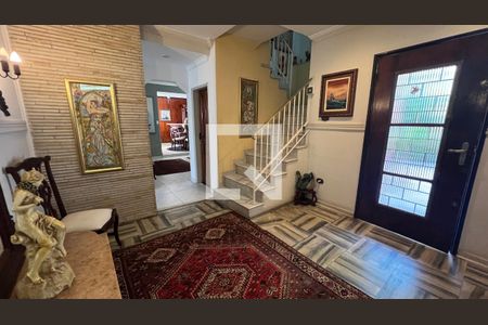 Casa à venda com 650m², 5 quartos e 6 vagas Casa à venda com 650m², 5 quartos e 6 vagasHall de entrada