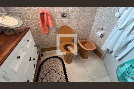 Casa à venda com 650m², 5 quartos e 6 vagas Casa à venda com 650m², 5 quartos e 6 vagasBanheiro da Suíte