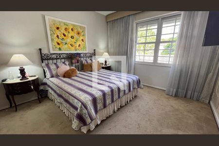 Casa à venda com 650m², 5 quartos e 6 vagas Casa à venda com 650m², 5 quartos e 6 vagasSuite