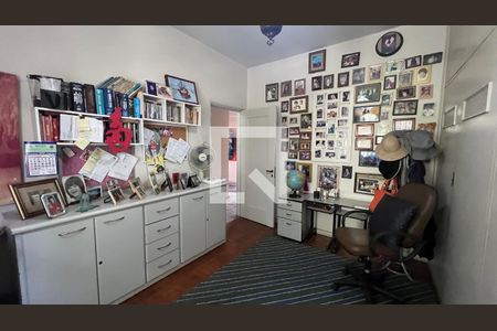 Casa à venda com 650m², 5 quartos e 6 vagas Casa à venda com 650m², 5 quartos e 6 vagasQuarto 1