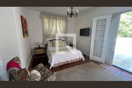 Casa à venda com 650m², 5 quartos e 6 vagas Casa à venda com 650m², 5 quartos e 6 vagasQuarto 3