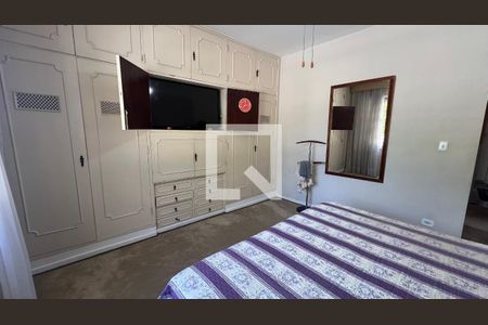 Casa à venda com 650m², 5 quartos e 6 vagas Casa à venda com 650m², 5 quartos e 6 vagasSuite