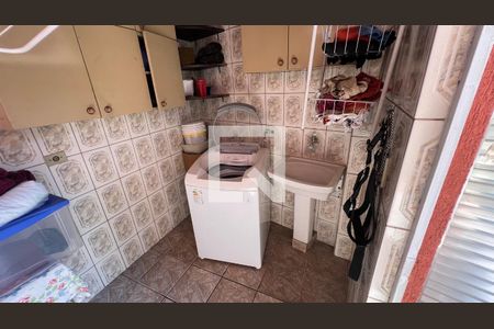 Casa à venda com 650m², 5 quartos e 6 vagas Casa à venda com 650m², 5 quartos e 6 vagasÁrea de Serviço