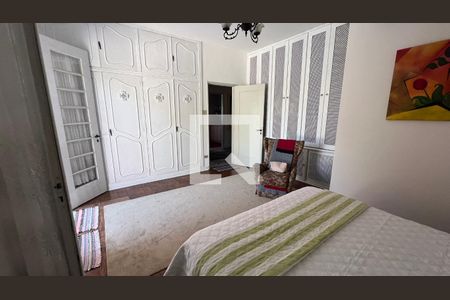 Casa à venda com 650m², 5 quartos e 6 vagas Casa à venda com 650m², 5 quartos e 6 vagasQuarto 3