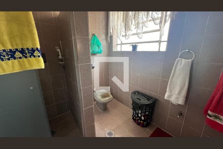 Casa à venda com 650m², 5 quartos e 6 vagas Casa à venda com 650m², 5 quartos e 6 vagasBanheiro