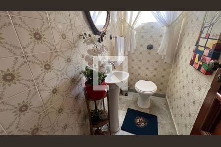 Casa à venda com 650m², 5 quartos e 6 vagas Casa à venda com 650m², 5 quartos e 6 vagasLavabo