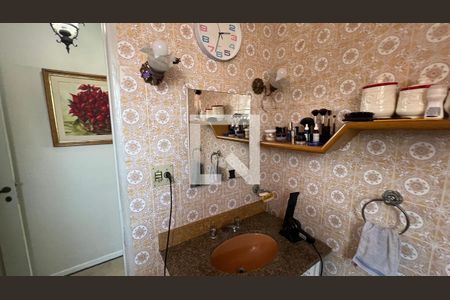 Casa à venda com 650m², 5 quartos e 6 vagas Casa à venda com 650m², 5 quartos e 6 vagasBanheiro da Suíte