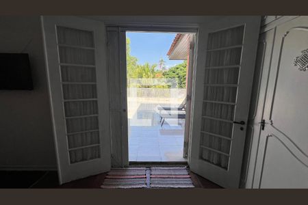 Casa à venda com 650m², 5 quartos e 6 vagas Casa à venda com 650m², 5 quartos e 6 vagasVaranda do quarto 3