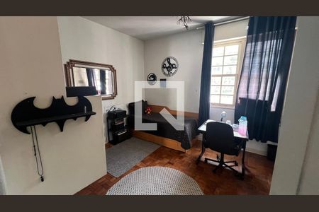 Casa à venda com 650m², 5 quartos e 6 vagas Casa à venda com 650m², 5 quartos e 6 vagasQuarto 2