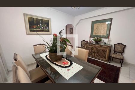 Casa à venda com 650m², 5 quartos e 6 vagas Casa à venda com 650m², 5 quartos e 6 vagasSala de Jantar