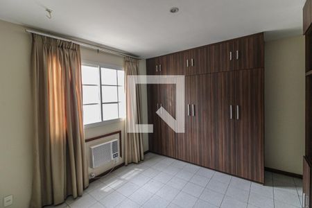 Apartamento à venda com 80m², 2 quartos e 2 vagas Apartamento à venda com 80m², 2 quartos e 2 vagasSuíte