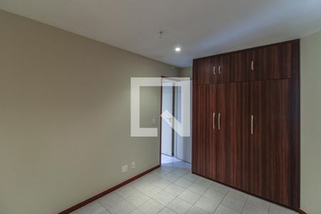 Apartamento à venda com 80m², 2 quartos e 2 vagas Apartamento à venda com 80m², 2 quartos e 2 vagasQuarto