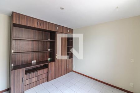 Apartamento à venda com 80m², 2 quartos e 2 vagas Apartamento à venda com 80m², 2 quartos e 2 vagasSuíte