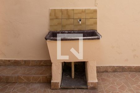 Casa para alugar com 60m², 2 quartos e 1 vagaÁrea de Serviço