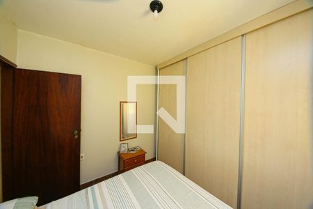 Casa à venda com 280m², 4 quartos e 2 vagasQuarto 4