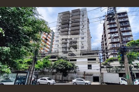 Apartamento à venda com 66m², 2 quartos e 1 vagaFachada e portaria