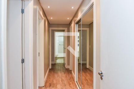 Corredor de apartamento à venda com 3 quartos, 113m² em Passo da Areia, Porto Alegre