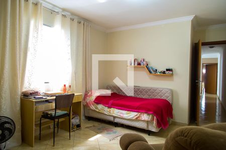 Casa à venda com 200m², 3 quartos e 2 vagasSuíte 1