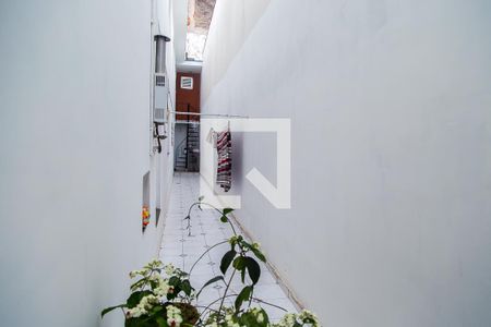Casa à venda com 200m², 3 quartos e 2 vagasCorredor