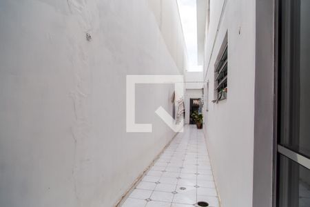 Casa à venda com 200m², 3 quartos e 2 vagasCorredor